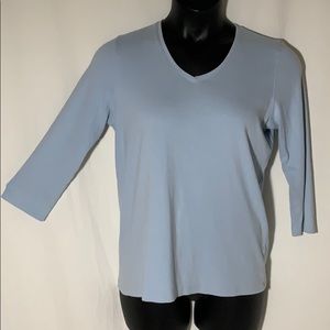 V-neck pullover 3/4 sleeve tee